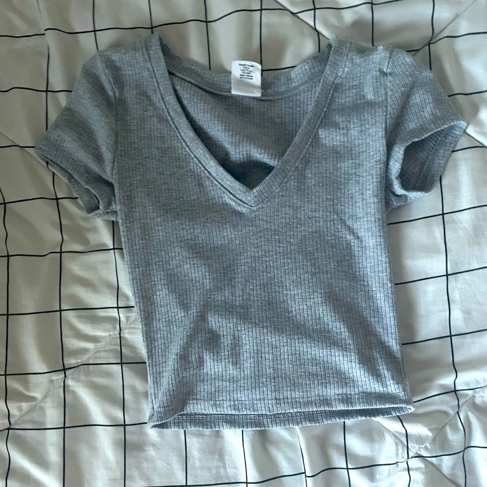 Gray V-neck crop top